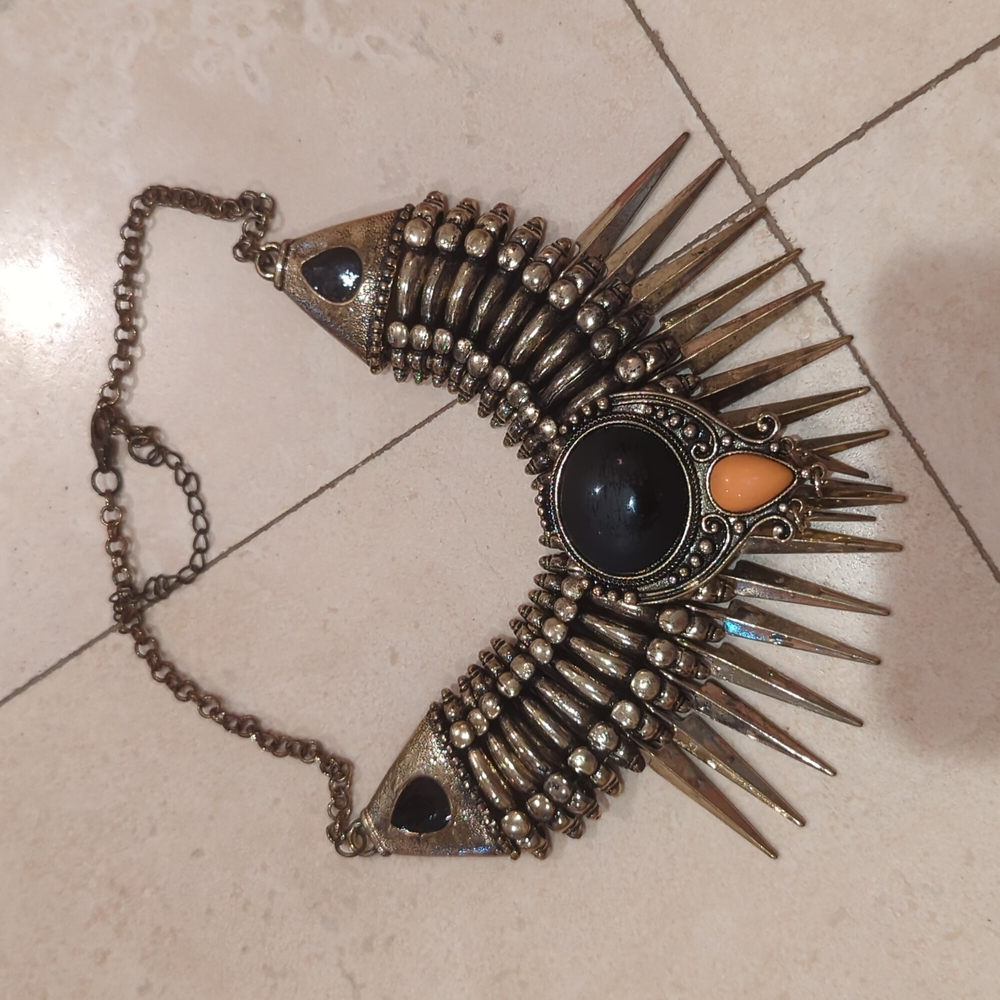 Statement necklace